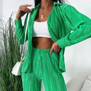 Emerald Green Pleated Women's Matching Set
